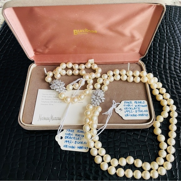 Vintage Fantasia By DeSerio Double Strand Simulated Pearl Necklace With … - Picture 14 of 15